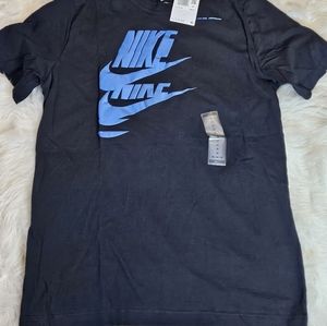 NIKE ESSENTIAL TEE